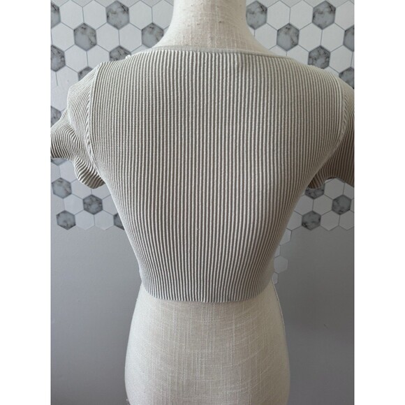 Babaton Aritzia Women’s Small Sculpt Knit Ribbed‎ Short Sleeve Cropped Top - Picture 3 of 7